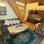 Ina 아파트 *
