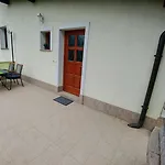 아파트 Ina