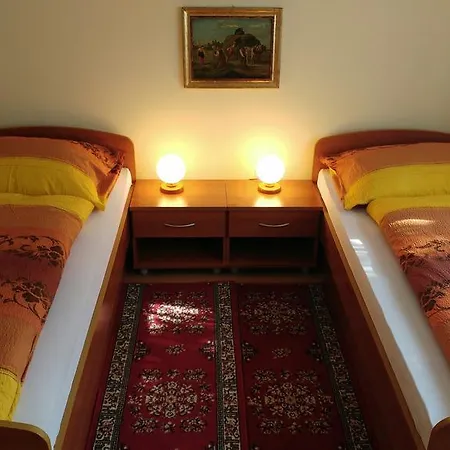 Ina Apartment *