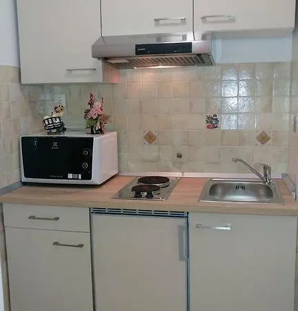 Ina Apartment *