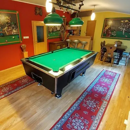 Ina Apartment