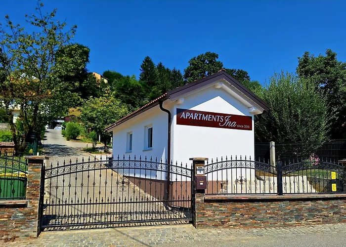 Ina * ロガシュカ・スラティナ