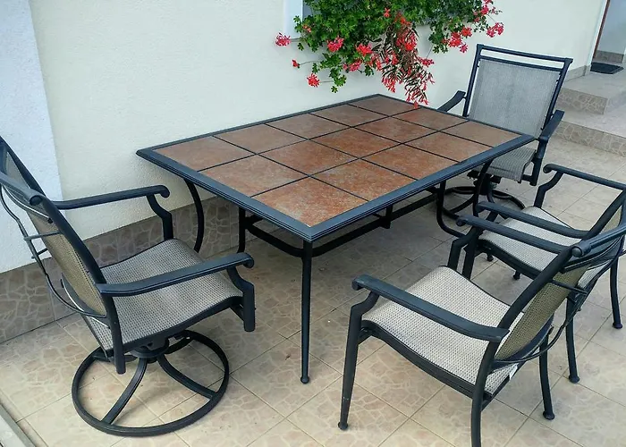 Ina アパート ロガシュカ・スラティナ