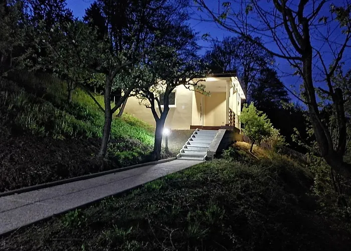 Ina ロガシュカ・スラティナ